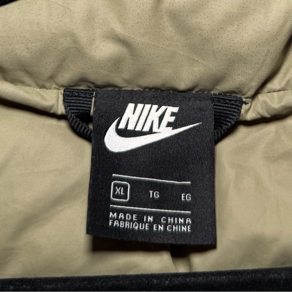 Nike Down-Fill Puffer Jacket in Black Size XL - Picture 11 of 11